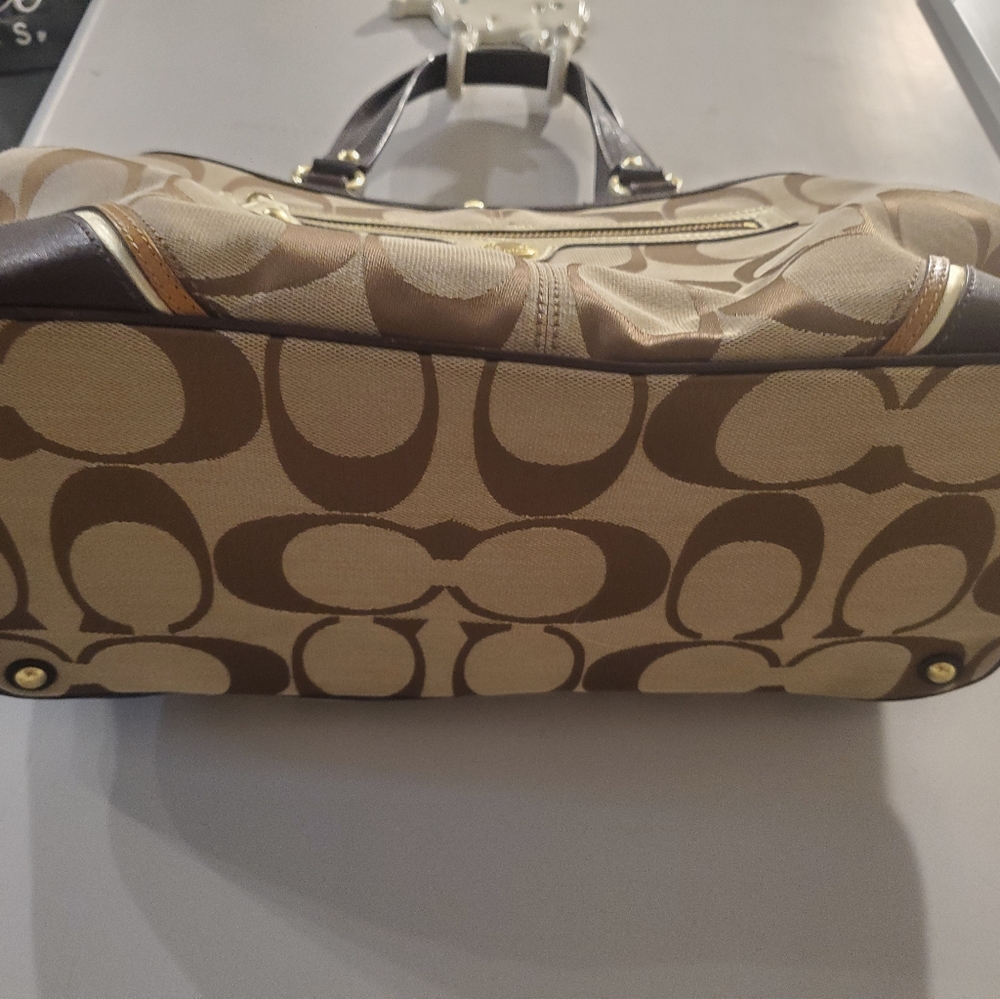 Coach Purse - Picture 5 of 7